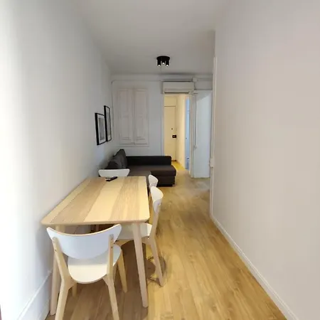 Cozy Apartment In Gracia Barcelona Exterior photo